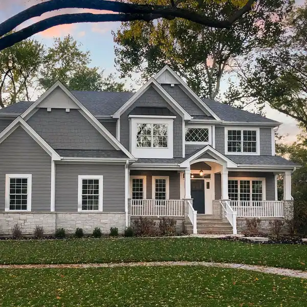 STRESS-FREE CUSTOM BUILD EXPERIENCE WITH BUILDER WARRANTY