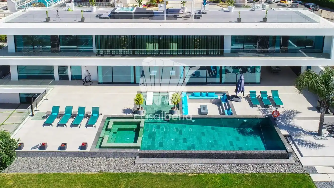 Luxury Contemporary Villa with Sea View