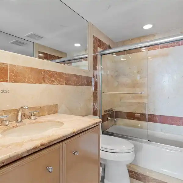 LUXURY ISLAND LIVING AT GROVE ISLE