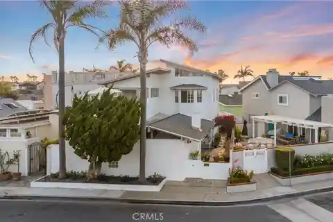 Spacious Home in Coveted Newport Shores