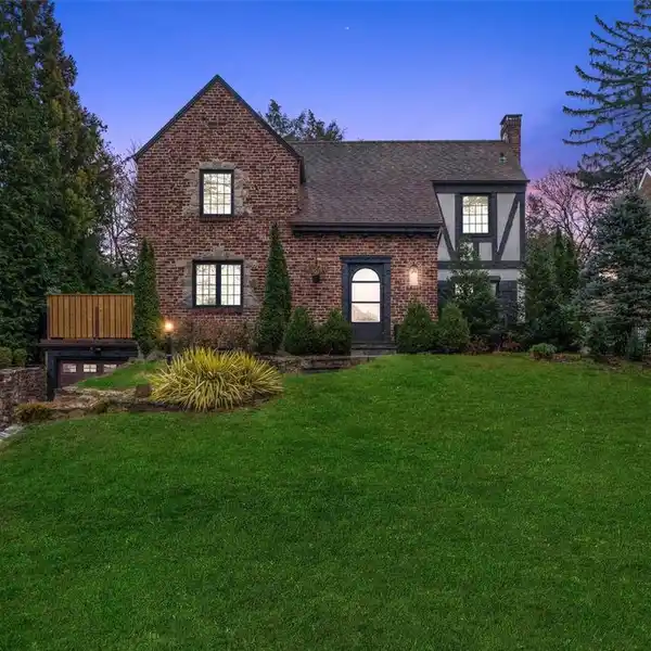 EXCEPTIONAL TUDOR IN STRATHMORE