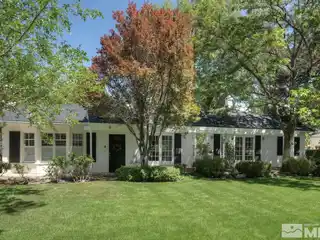 Charming Cottage Near the Washoe County Golf Course