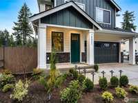 SLEEK NEW HOME IN IN THE NORTH CREEK AREA