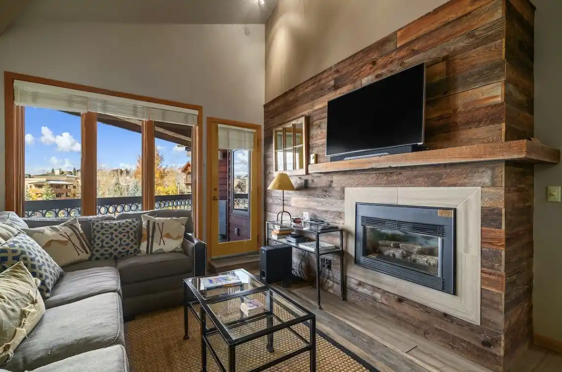 Stylish Mountain Retreat at Trappeur’s Lodge