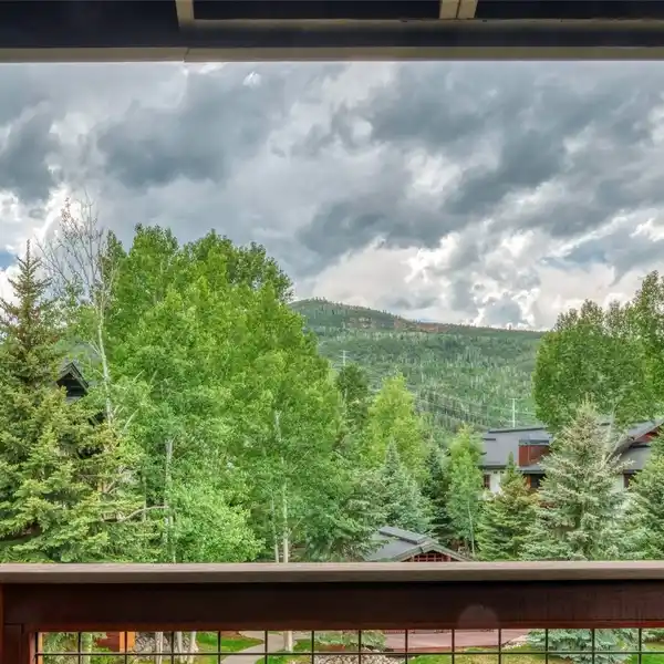 THE PINES AT ORE HOUSE PLAZA CONDO