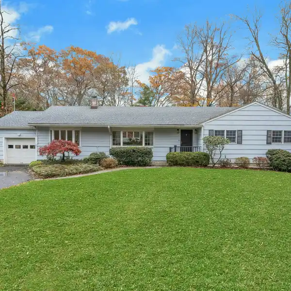 TRANQUIL RETREAT WITH MODERN SOPHISTICATION