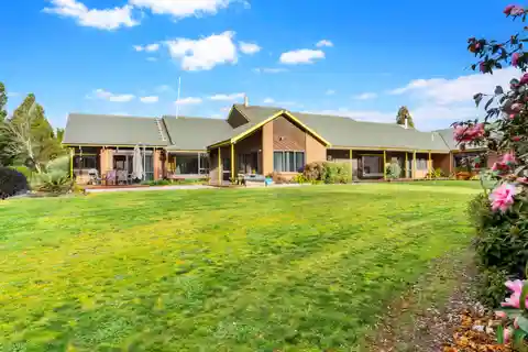 Magnificent Property Exuding Space and Privacy