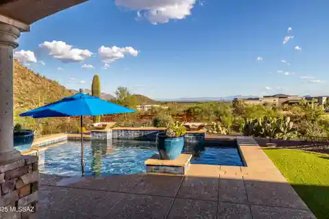 Extraordinary Custom Canyon Pass Home