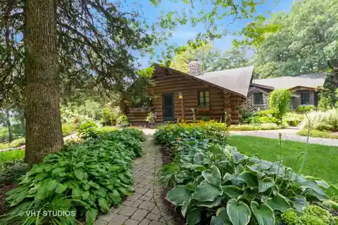 Historic 1925 White Pine Log Cabin on 16 Acres