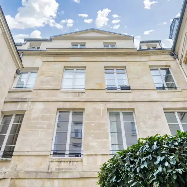 PEACEFUL APARTMENT IN A PRIVATE MANSION