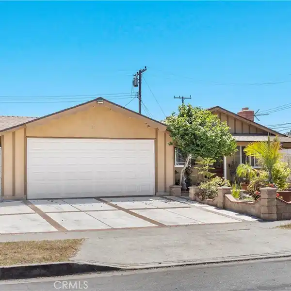 BEAUTIFULLY UPDATED HOME IN A SOUGHT-AFTER NEIGHBORHOOD