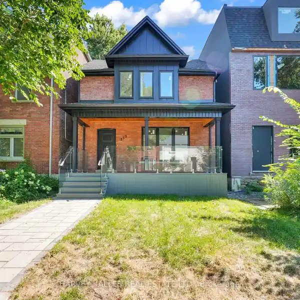 MODERN COMFORT MEETS TIMELESS ANNEX CHARM