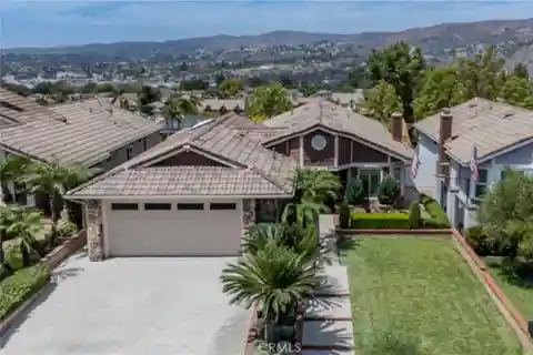 Single-Story Luxury Home with Gourmet Kitchen