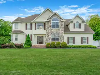 Beautifully Maintained Post-modern Home