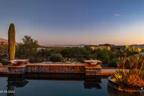 Extraordinary Custom Canyon Pass Home