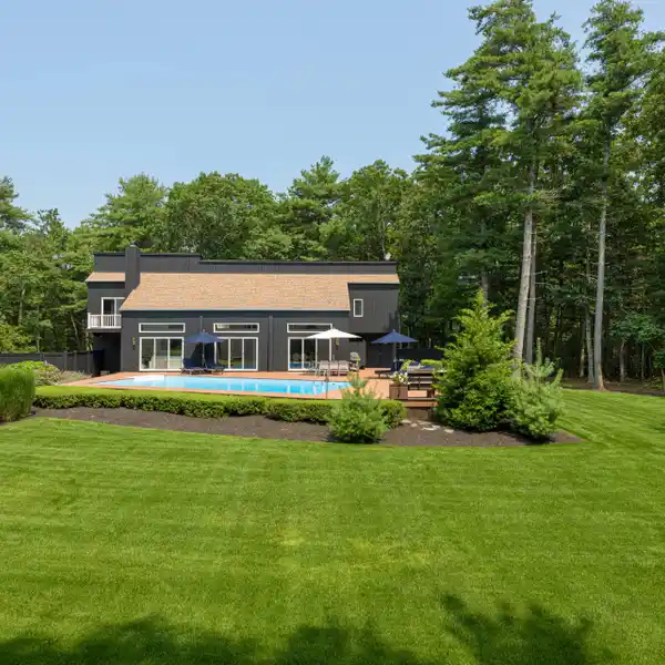 BEAUTIFULLY REFURBISHED FIVE BEDROOM HOME FOR RENT