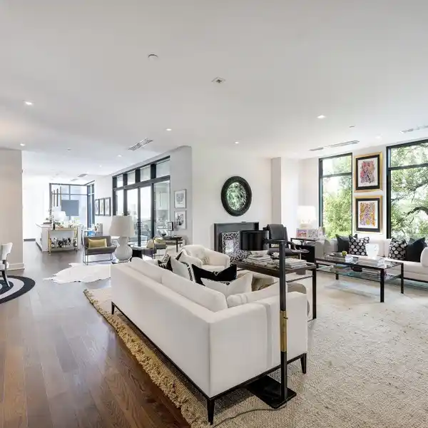 EXCEPTIONAL RESIDENCE IN THE GIORGETTI HOUSTON