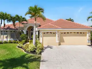 Luxury and Comfort in Prestigious Cape Harbour