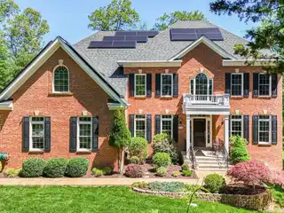 Waterfront Lifestyle Meets Smart-home Living