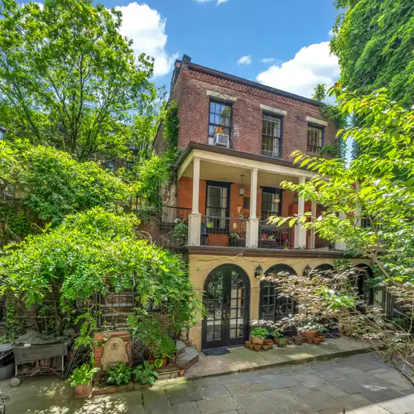 1850S RESIDENCE WITH A LONG HISTORY