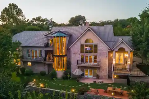 A Slice of Texas Hill Country in the Heart of Lakewood