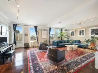 Lovely Home in the Clebourne