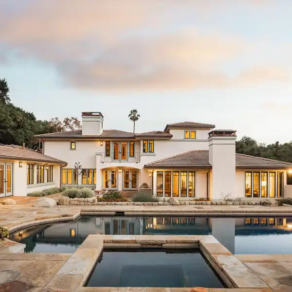 SOPHISTICATION AND SECLUSION IN THE RIVEN ROCK ENCLAVE