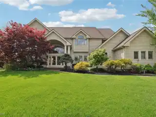 Beautifully Maintained Home in the Barrington Golf Community