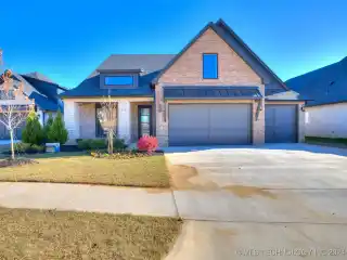 Gorgeous Home in the Estates at Ritz Hollow