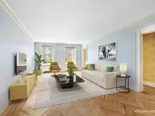 Gracious Home in a Distinctive prewar Building