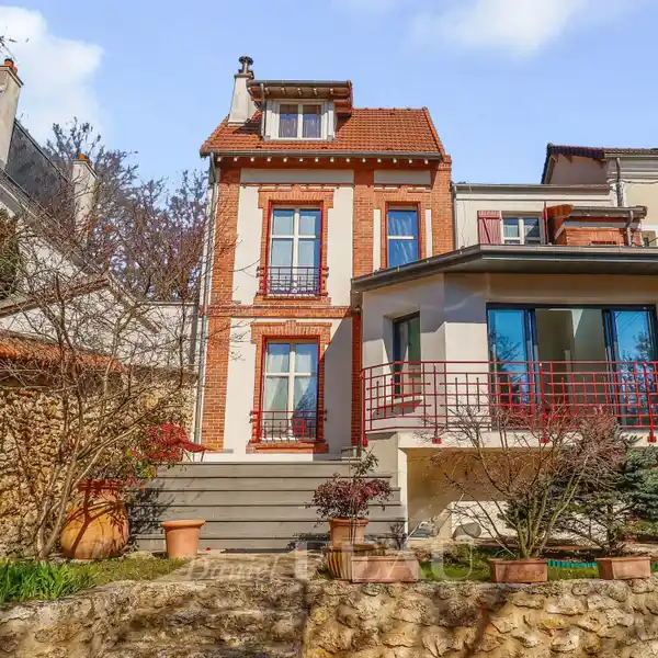 LOVELY CIRCA 1930 HOME