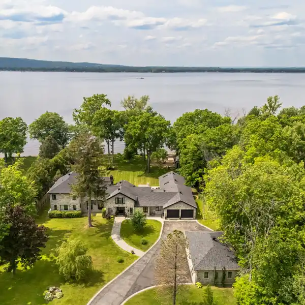 HANDSOME WATERFRONT ESTATE