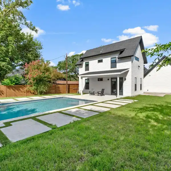 IMMACULATE HOME IN TREE-LINED ALLANDALE