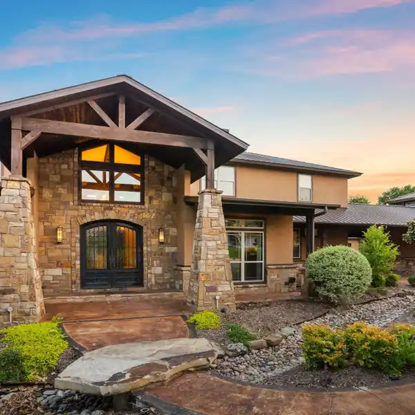 ONE-OF-A-KIND NORTH TEXAS LUXURY HOME