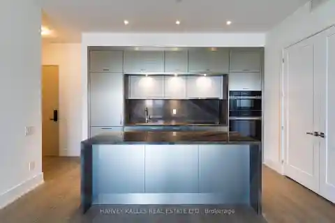 Elegant and Modern Residence at Aqualuna