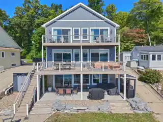 Newly Renovated Lakeside Living