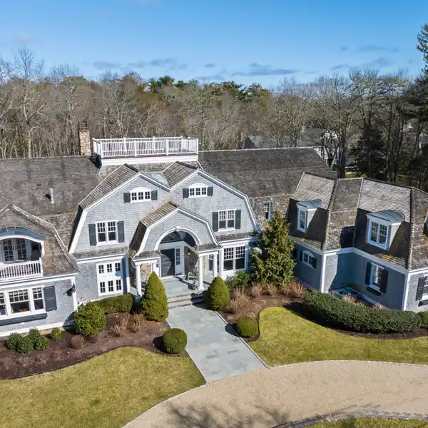 UNMATCHED LUXURY AND COASTAL CHARM