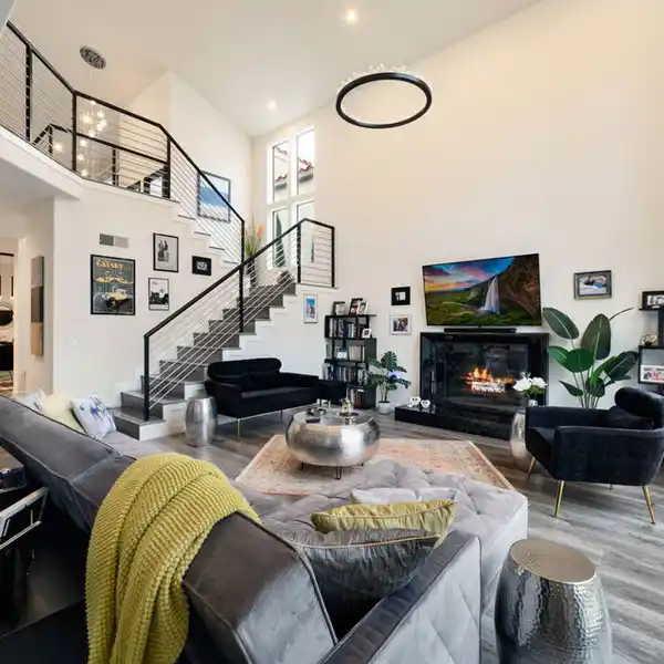 MODERN LUXURY MEETS SMART LIVING
