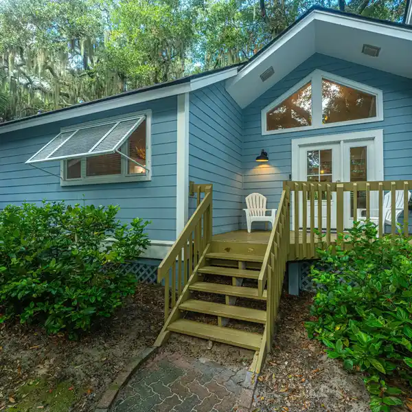 BEAUTIFULLY RENOVATED SINGLE-STORY RETREAT