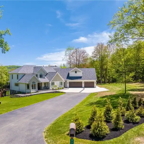 SPECTACULAR HILLTOP COUNTRY ESTATE
