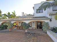 ELEGANTE VILLA DE ESTILO MEDITERRÁNEO