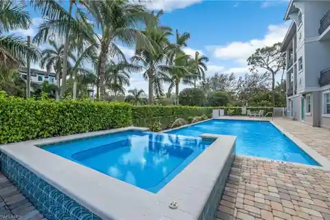 Spacious Condo in Old Naples