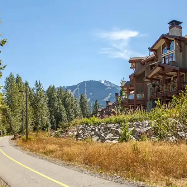 RENOVATED LUXURY TOWNHOME