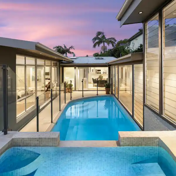 OPULENT PALM SPRINGS-INSPIRED ELEGANCE
