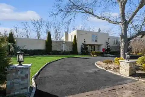 Renovated Contemporary Home in the Heart of Hewlett Bay Park