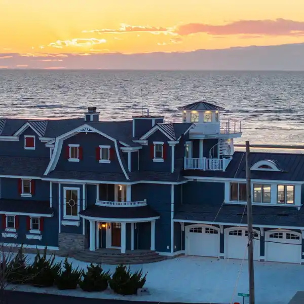 EXQUISITE BAYFRONT HOME