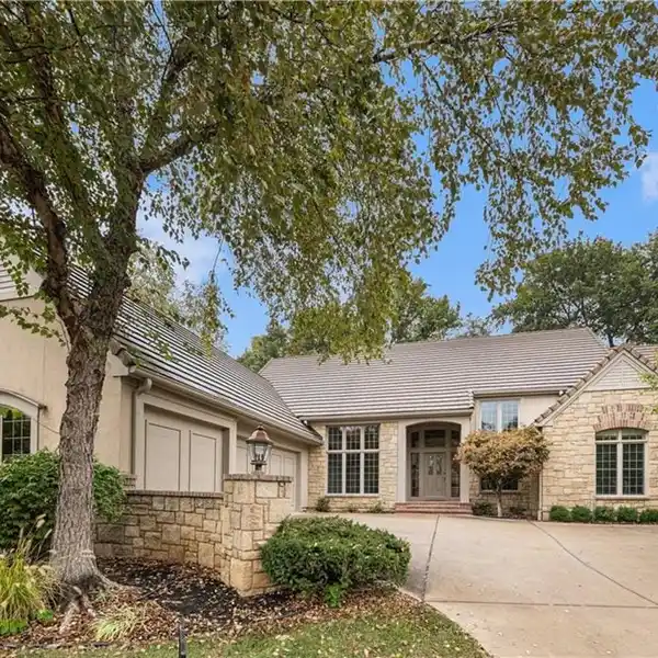 RARE CUSTOM VILLA WITH SOARING CEILINGS