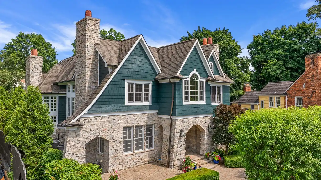 Exceptional Home with Breathtaking Views of Quarton Lake