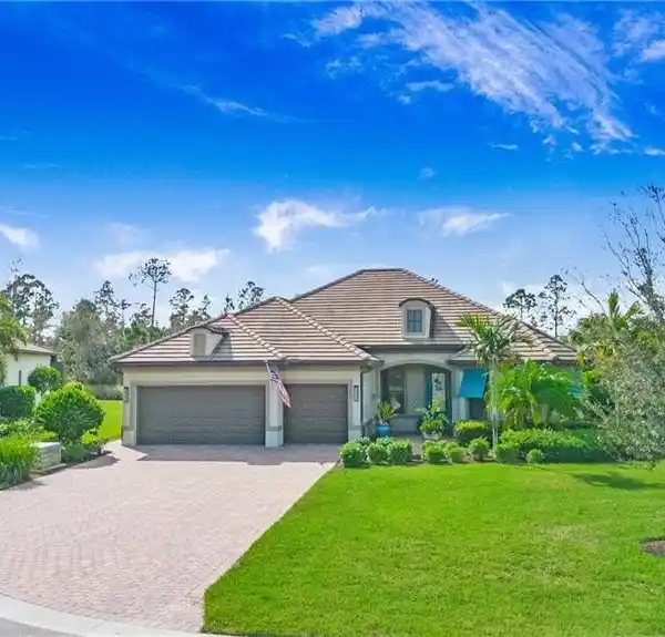 ELEGANT HOME IN EXCLUSIVE GATED COMMUNITY