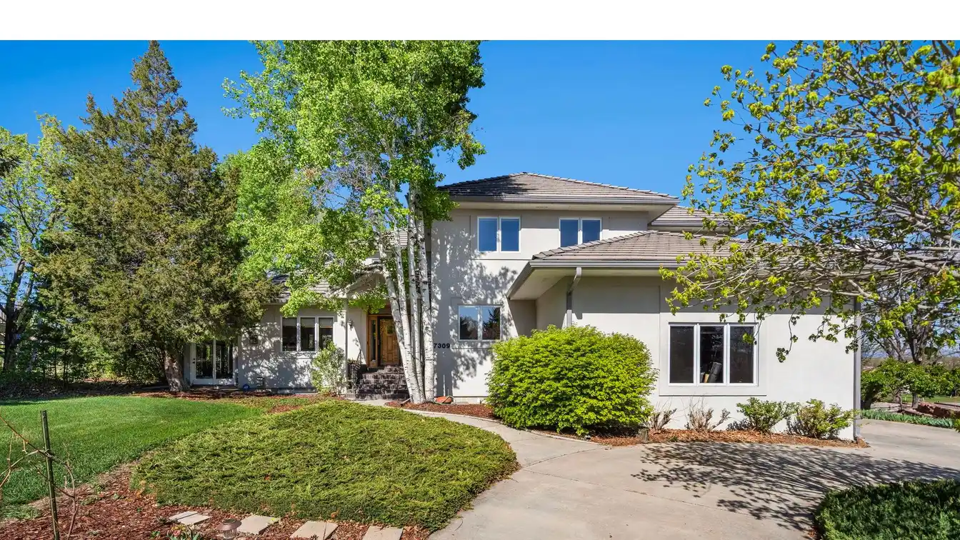 Beautiful Custom Home on Ptarmigan Golf Course